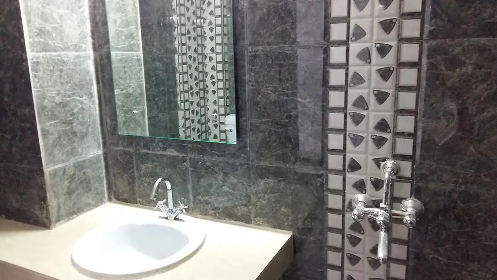 Hotel Safari Agra