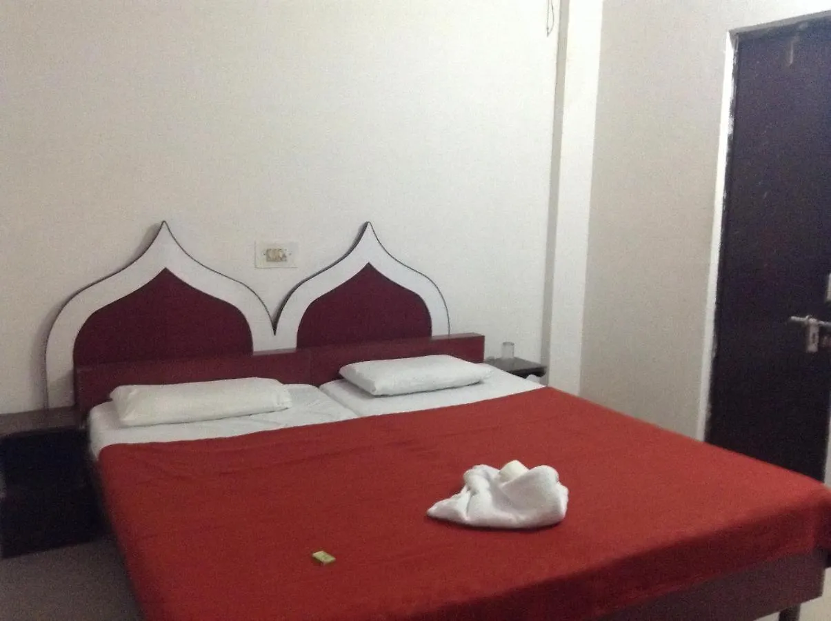 Hotel Safari Agra