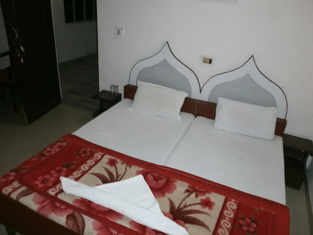 Hotel Safari Agra   Agra (Uttar Pradesh)