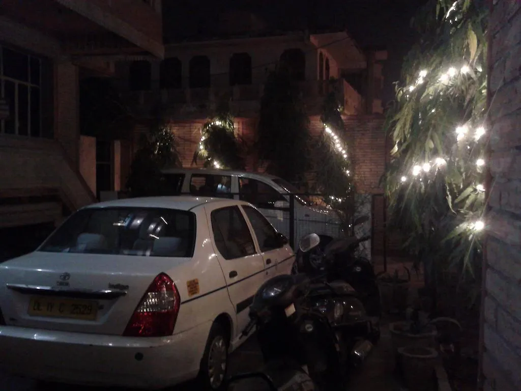 Hotel Safari Agra