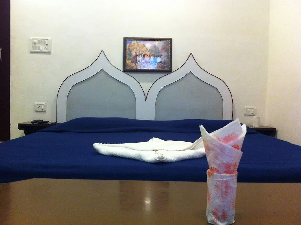 Hotel Safari Agra