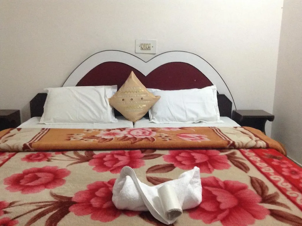 Hotel Safari Agra