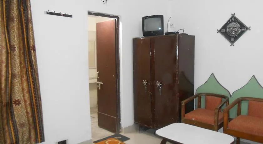 Hotel Safari Agra
