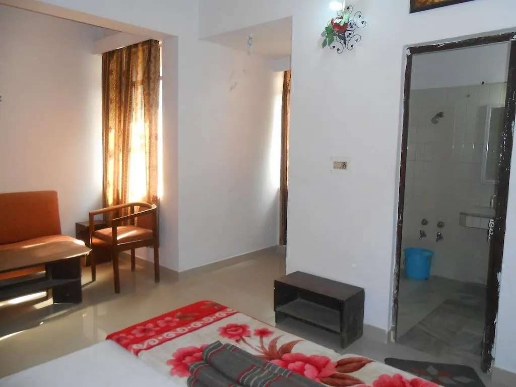 Hotel Safari Agra