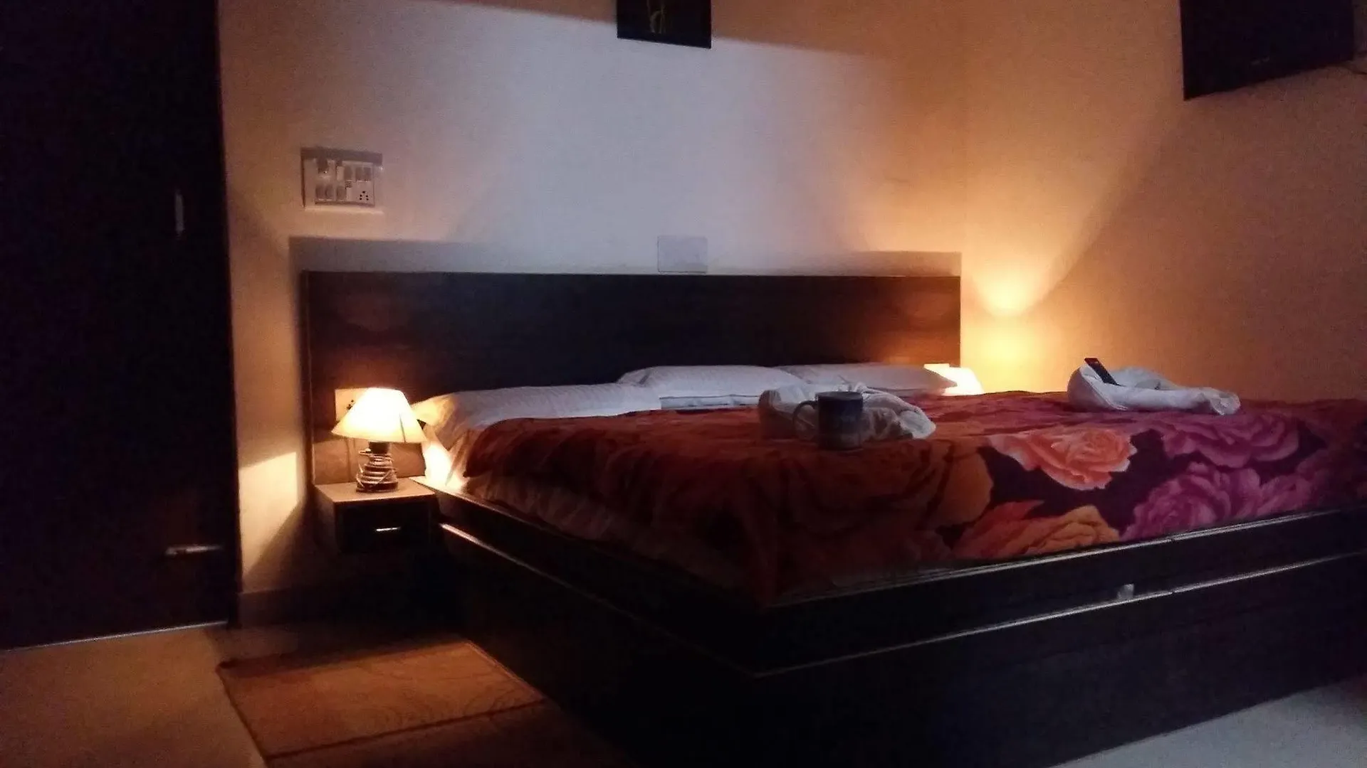 Hotel Safari Agra  Agra (Uttar Pradesh)