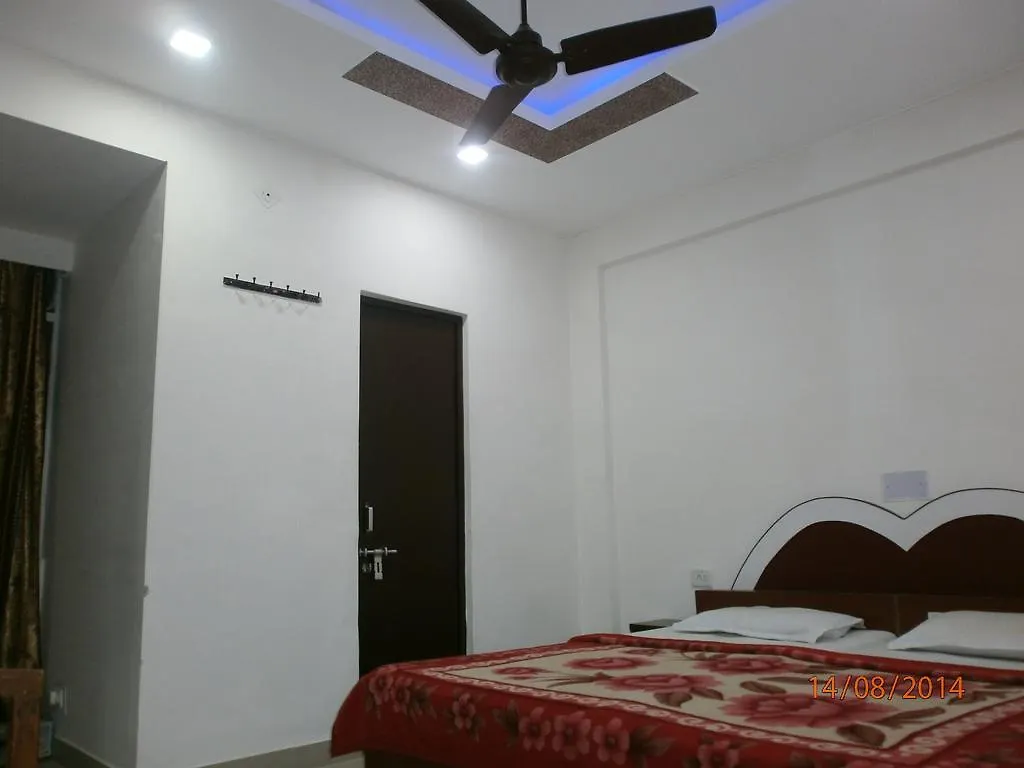 Hotel Safari Agra  Agra (Uttar Pradesh)